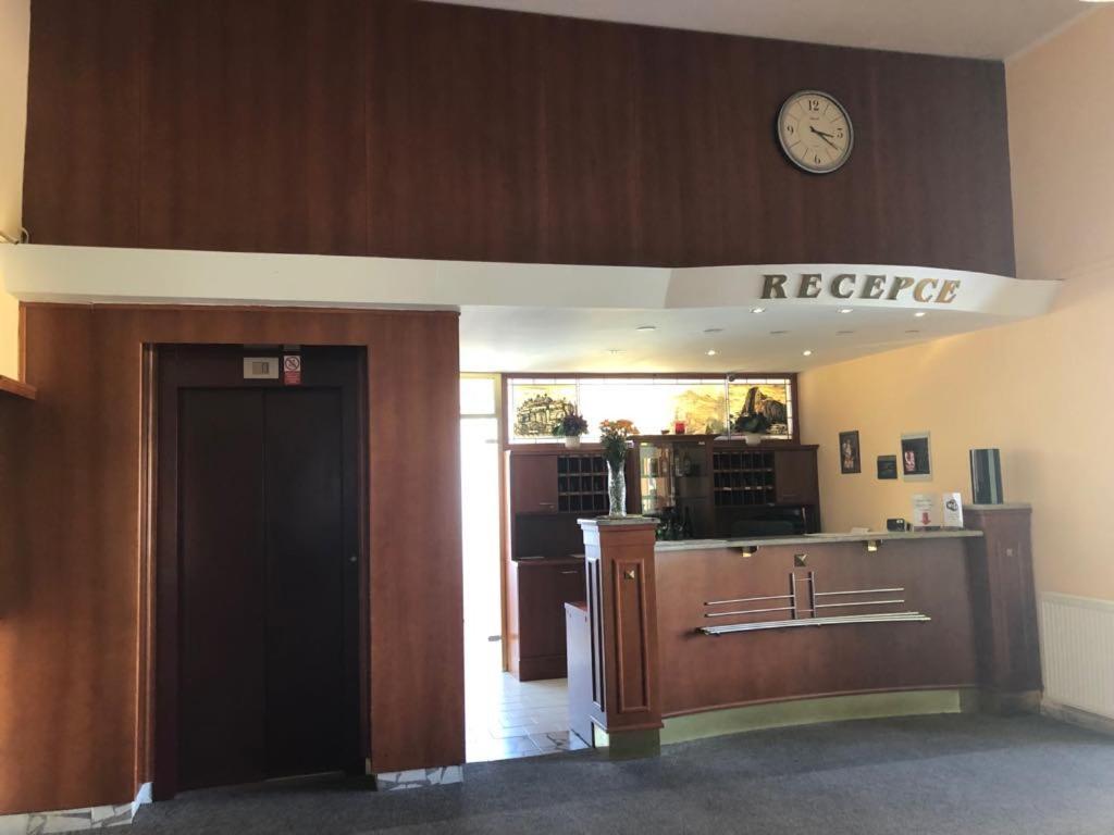 Grandhotel Nový Bor Екстериор снимка